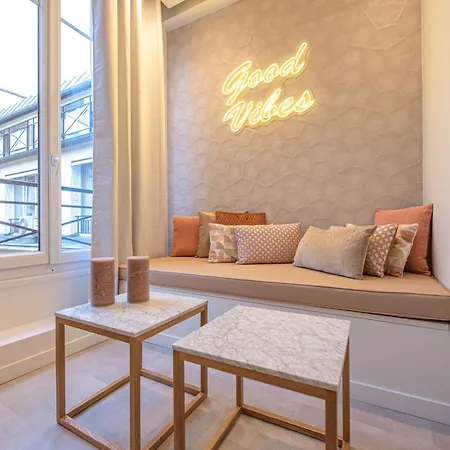 Cia - 2br Madeleine Champs Elysees Paryż