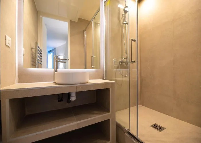 Cia - 2br Madeleine Champs Elysees アパート