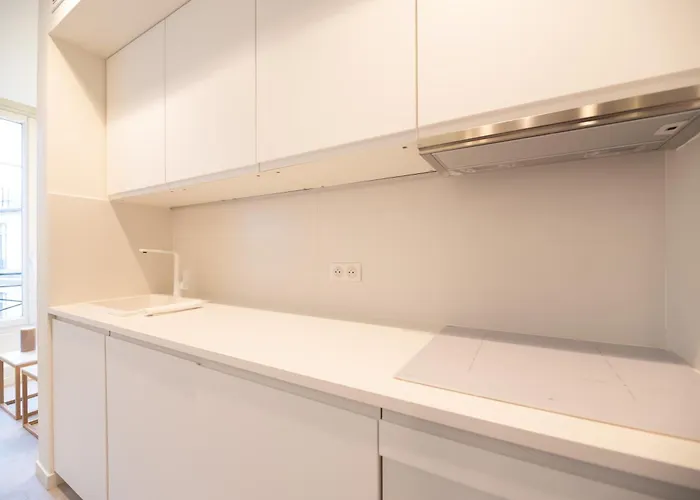 Cia - 2br Madeleine Champs Elysees アパート *